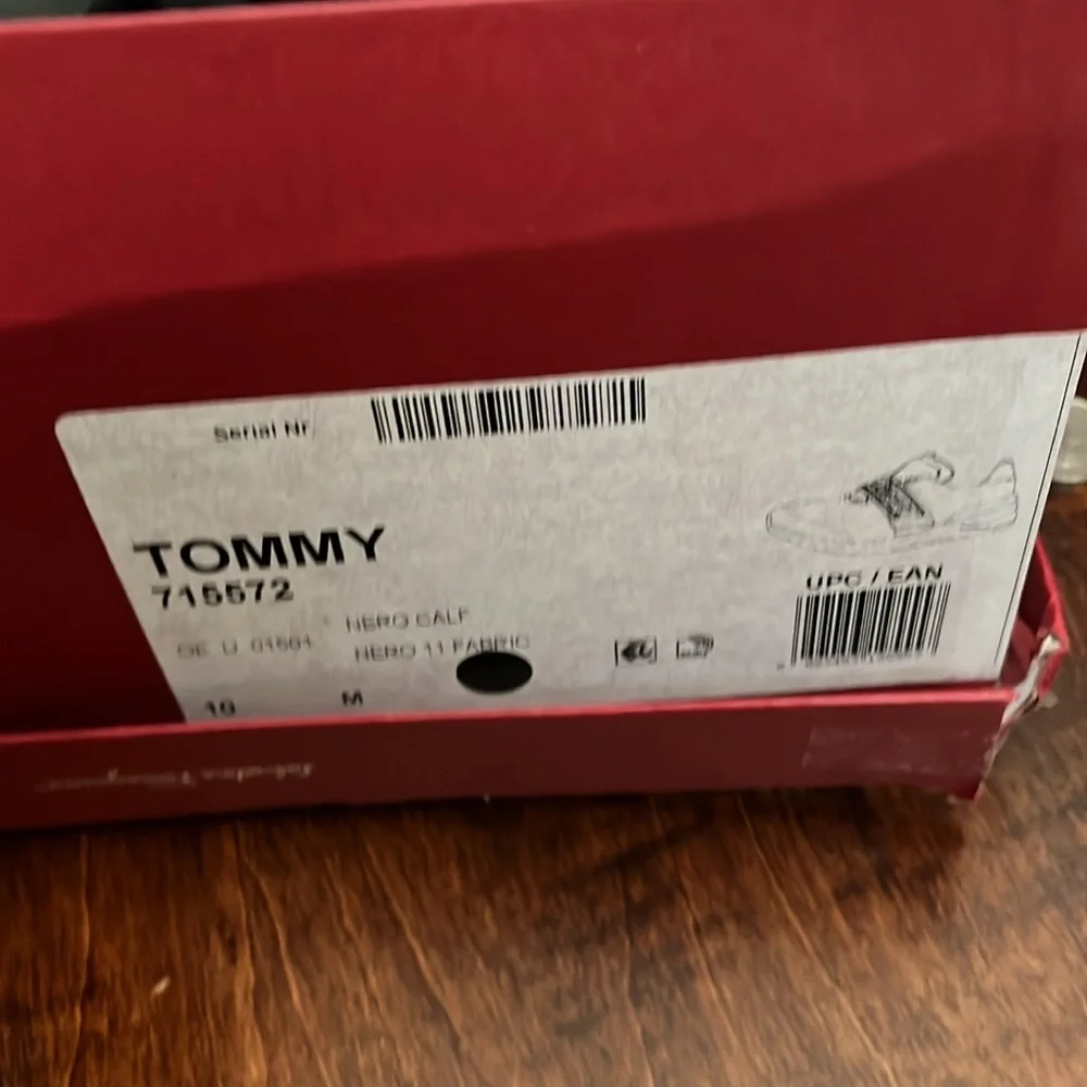 Ferragamo men’s leather athletic sneaker shoes - Picture 3 of 6